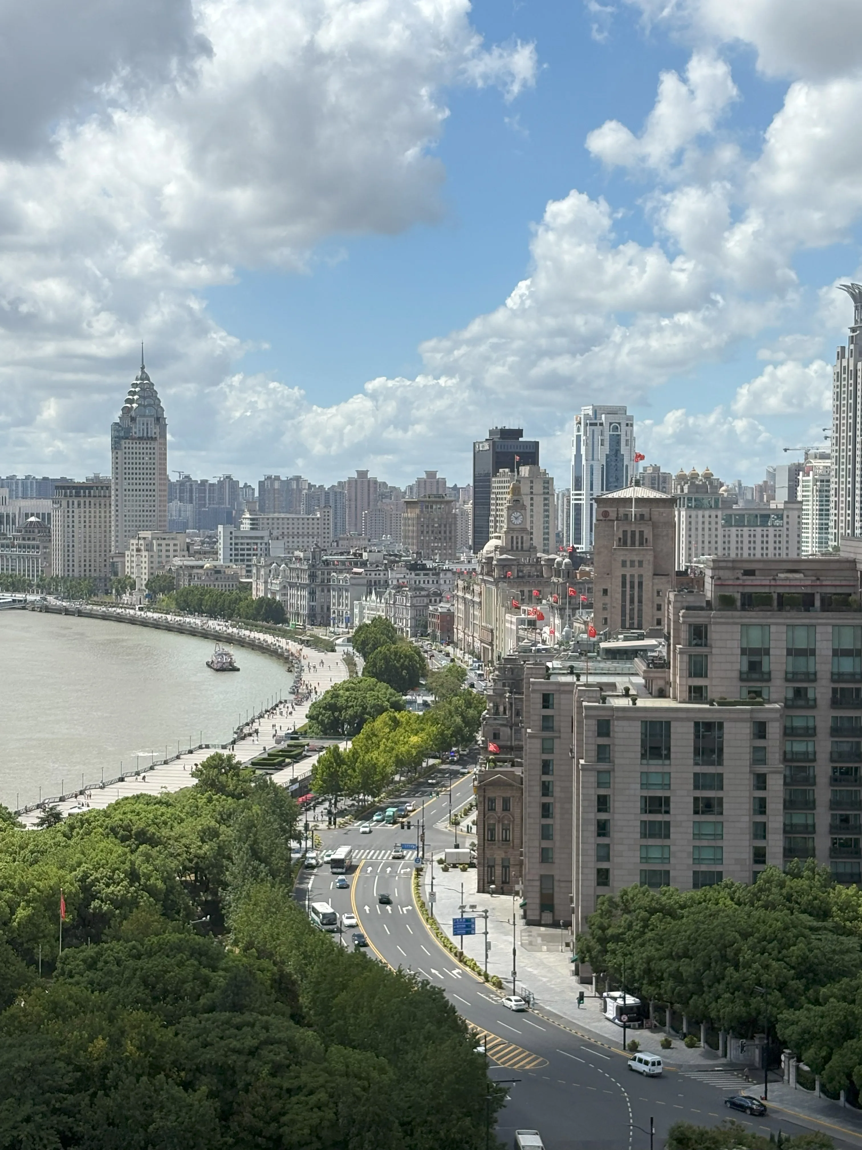 Daytime view of Zhongshan Road